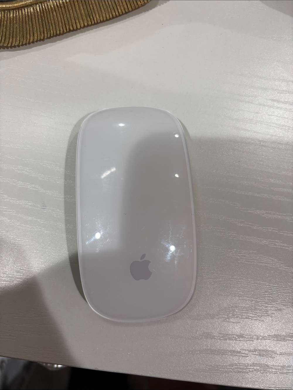 Apple White Magic Mouse - Bluetooth Multi-Touch Mouse